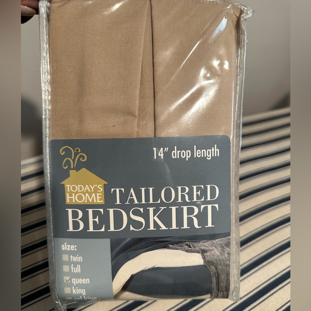 Bedskirt